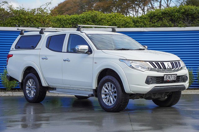 2015 Mitsubishi Triton 2WD D DCAB GLX-R A