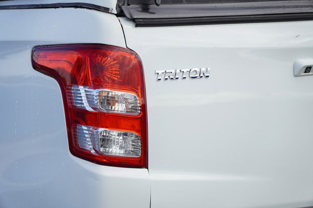 2015 Mitsubishi Triton 2WD D DCAB GLX-R A