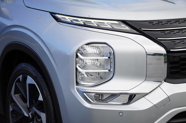 2024 Mitsubishi Outlander XLS 2.5P/4WD/CVT