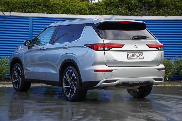 2024 Mitsubishi Outlander XLS 2.5P/4WD/CVT