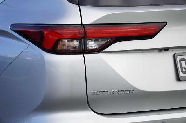 2024 Mitsubishi Outlander XLS 2.5P/4WD/CVT