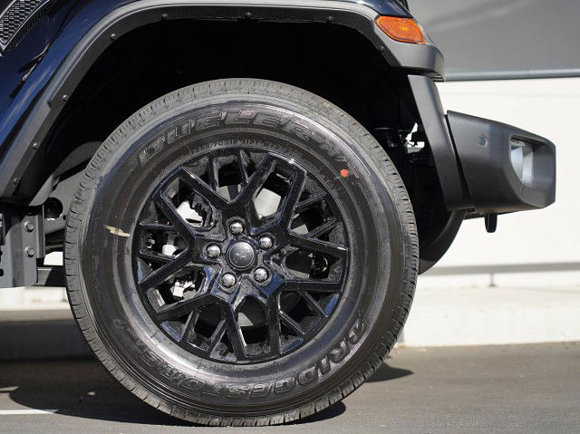 2025 Jeep Wrangler Overland Midnight Edition 2.0P 4WD 4Dr Wagon