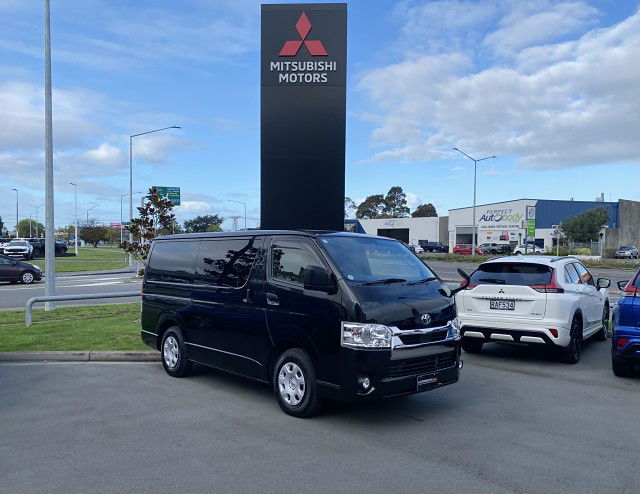 2021 Toyota Hiace 5DR Diesel