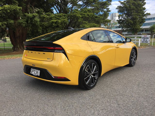 2023 Toyota Prius HEV