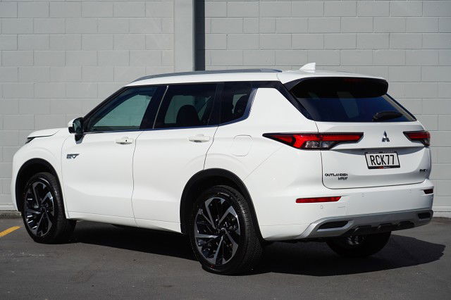 2025 Mitsubishi Outlander PHEV VRX 4WD