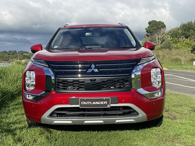 2025 Mitsubishi Outlander VRX 4WD - PRE-REG SALE