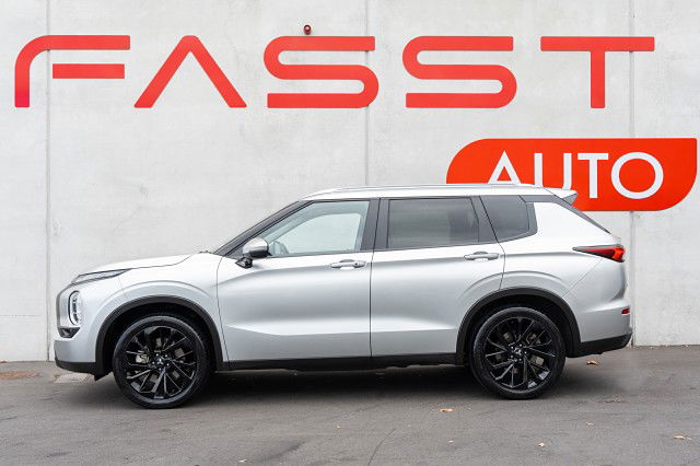 2023 Mitsubishi Outlander XLS 2.5P/CVT