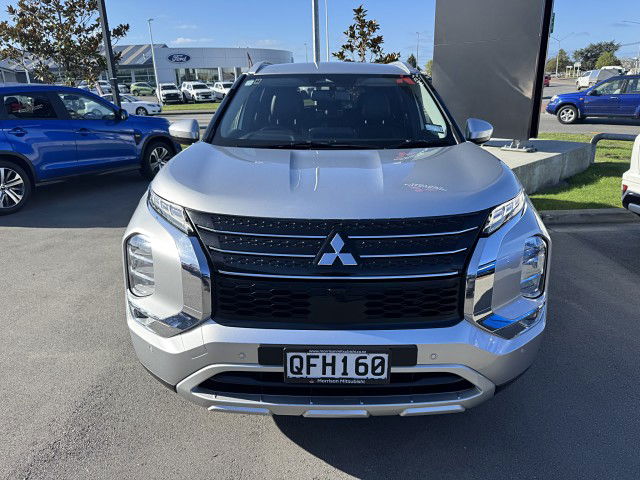 2023 Mitsubishi Outlander XLS 2.5P/CVT