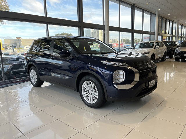 2025 Mitsubishi Outlander Ls 2.5P/4Wd/Cvt