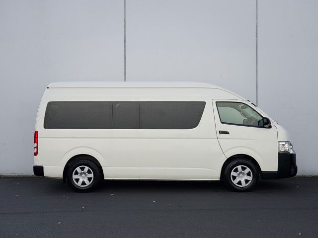 2017 Toyota Hiace Minibus TD 3.0DT 4AT 4Dr Minibus