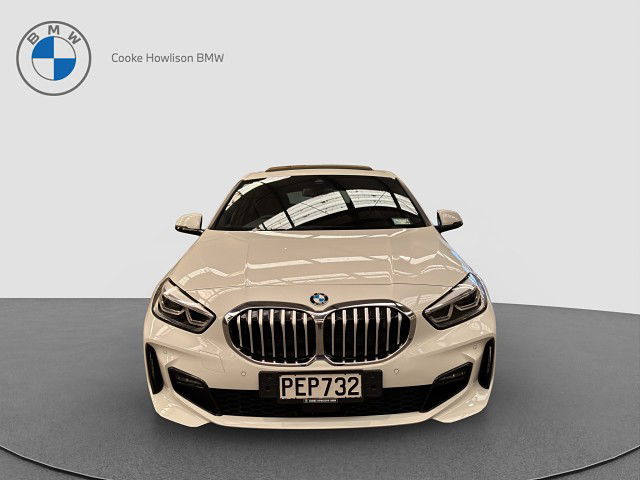 2022 BMW 118i M-Sport + Innovations