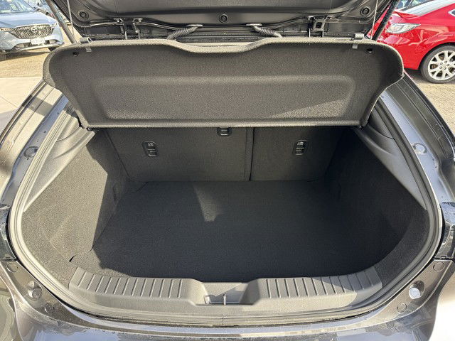 2025 Mazda 3 Sp25 2.5P/6At
