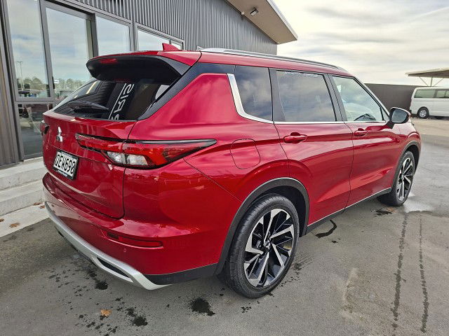 2023 Mitsubishi Outlander XLS 2.5P/CVT