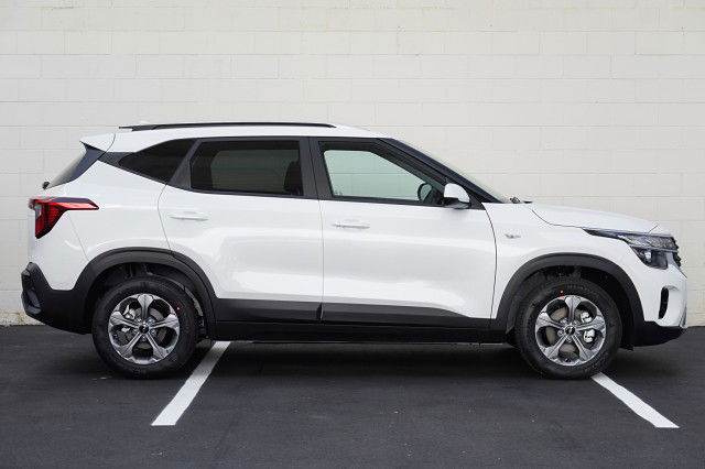 2025 Kia Seltos LX 2.0P