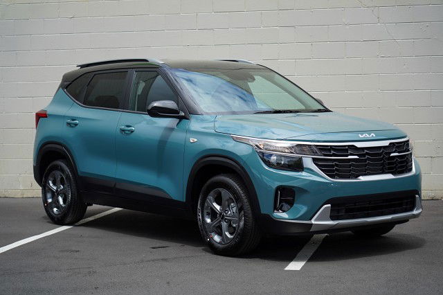 2025 Kia Seltos LX 2.0L DOHC IVT
