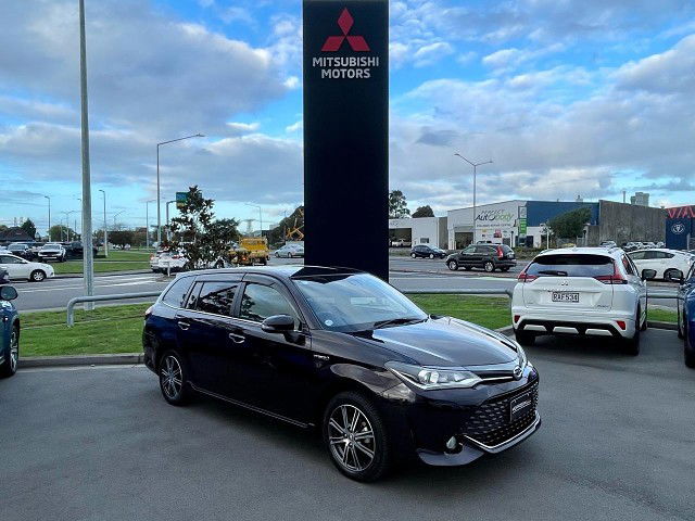 2015 Toyota Corolla FIELDER HV G WXB