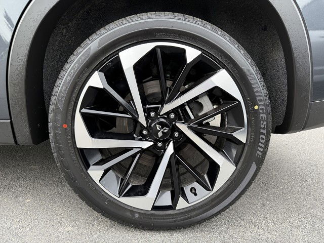 2025 Mitsubishi Outlander PHEV XLS 4WD
