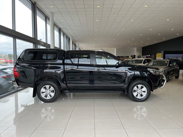 2016 Toyota Hilux Sr5 Td Dc 2.8D/6At/U