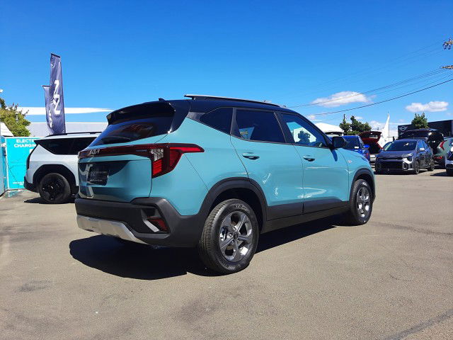 2025 Kia Seltos LX 2.0P