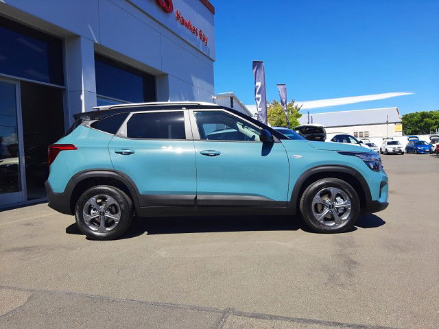 2025 Kia Seltos LX 2.0P