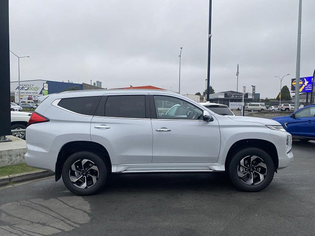2025 Mitsubishi Pajero Sport 2.4D VRX 4WD 8AT