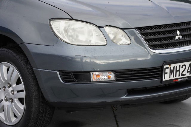 2001 Mitsubishi Airtrek