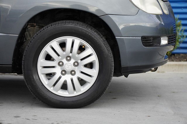 2001 Mitsubishi Airtrek