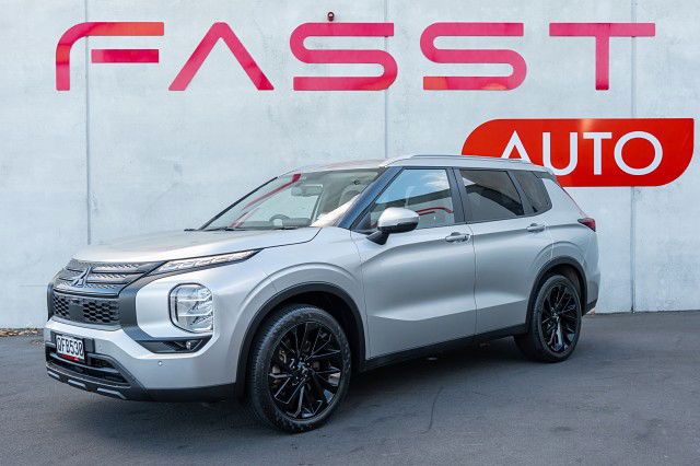 2023 Mitsubishi Outlander XLS 2.5P/CVT