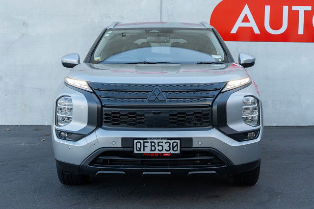 2023 Mitsubishi Outlander XLS 2.5P/CVT
