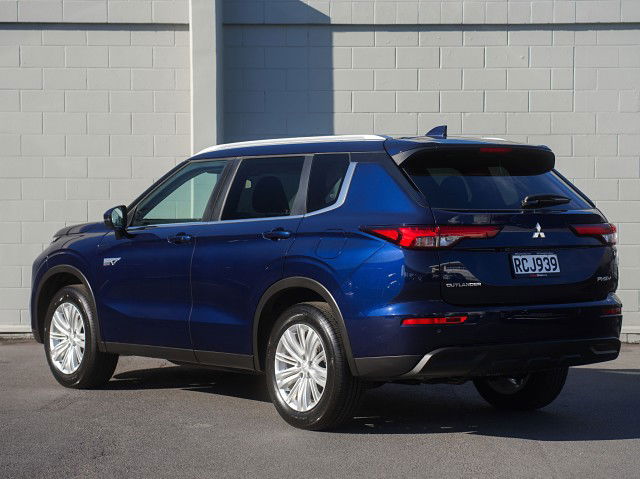 2025 Mitsubishi Outlander PHEV LS 4WD