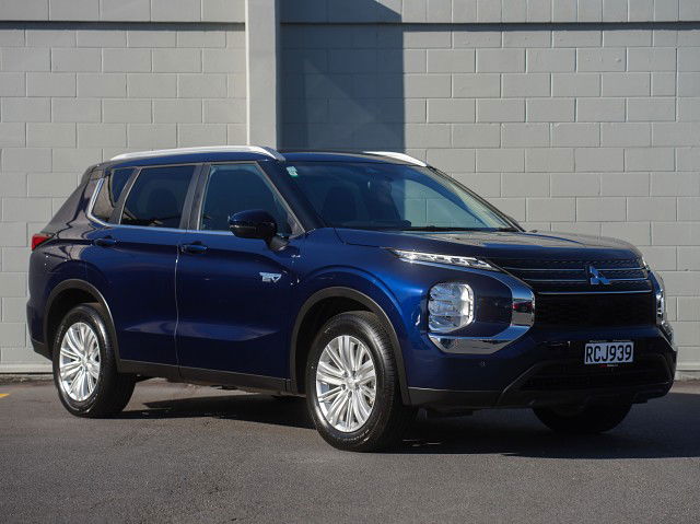 2025 Mitsubishi Outlander PHEV LS 4WD
