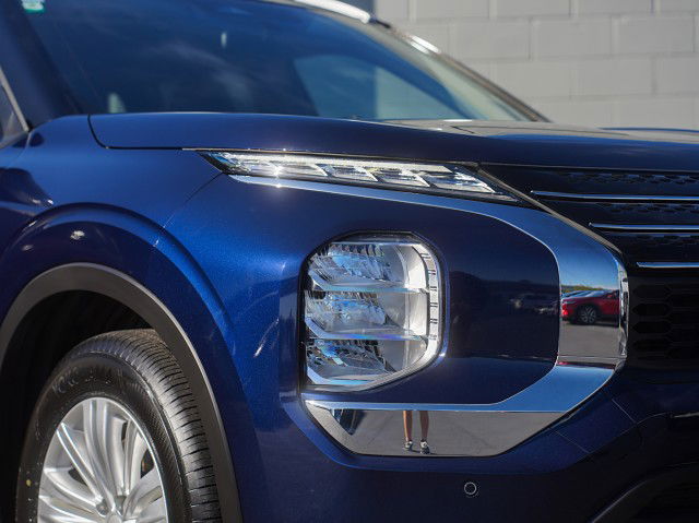 2025 Mitsubishi Outlander PHEV LS 4WD
