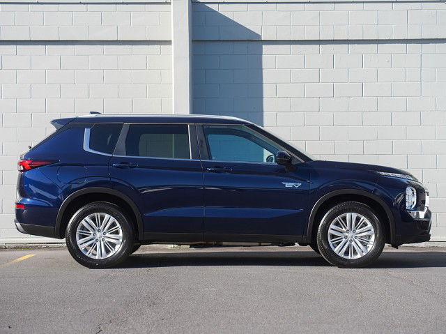 2025 Mitsubishi Outlander PHEV LS 4WD