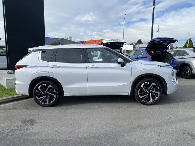 2025 Mitsubishi Outlander 2.5P VRX 4WD CVT
