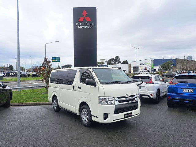 2019 Toyota Hiace 5DR DIESEL GL SPEC