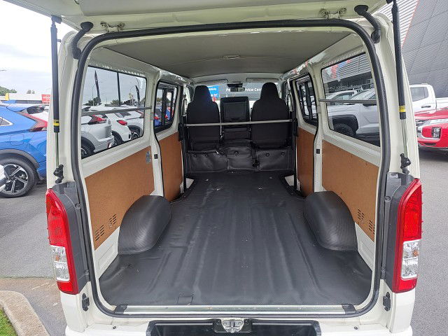 2019 Toyota Hiace 5DR DIESEL GL SPEC