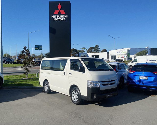 2019 Toyota Hiace 5DR DIESEL