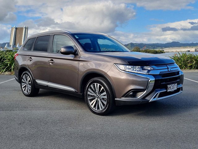 2021 Mitsubishi Outlander Ls 2.4P/Cvt