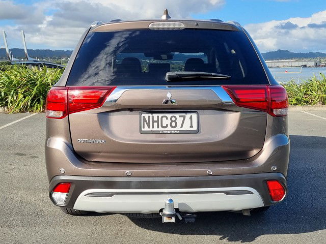 2021 Mitsubishi Outlander Ls 2.4P/Cvt
