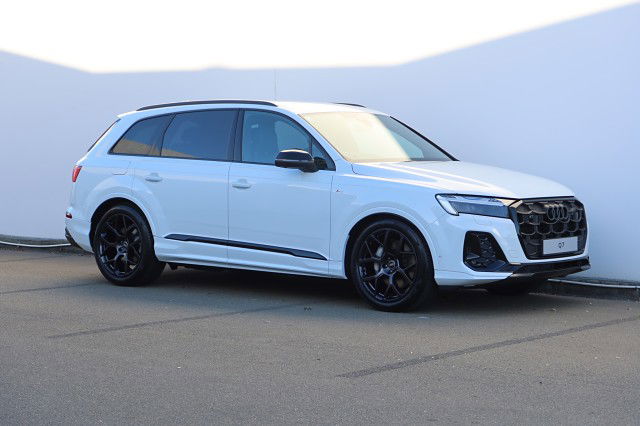 2025 Audi Q7 50 TDI Dynamic Black Edition