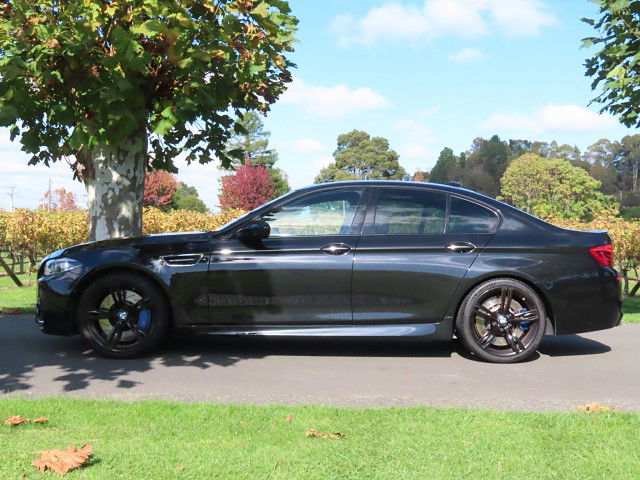 2017 BMW M5 SEDAN 7A 4DR 4.4L