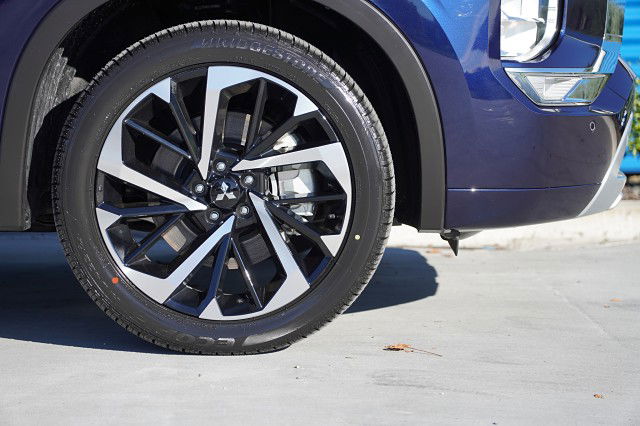2025 Mitsubishi Outlander 2.5P VRX 2WD CVT