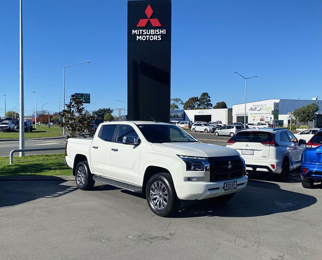 2025 Mitsubishi Triton DC WS 2.4D GLXR 4WD 6AT