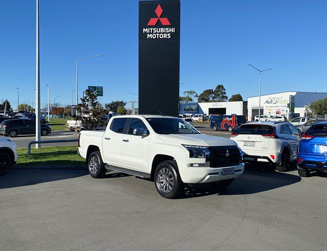 2025 Mitsubishi Triton DC WS 2.4D GLXR 4WD 6AT