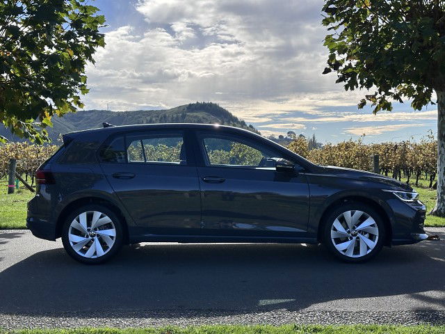 2025 Volkswagen Golf Life