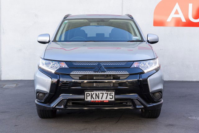 2022 Mitsubishi Outlander LS 2.4P/CVT BLACKOUT
