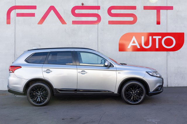 2022 Mitsubishi Outlander LS 2.4P/CVT BLACKOUT
