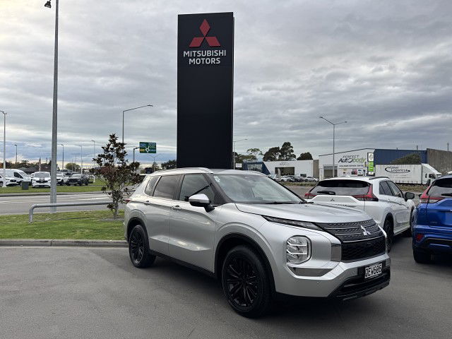 2023 Mitsubishi Outlander LS 2.5P/CVT