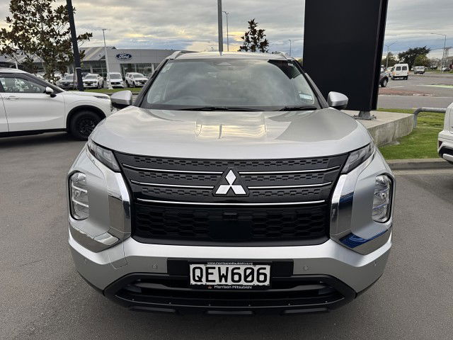 2023 Mitsubishi Outlander LS 2.5P/CVT