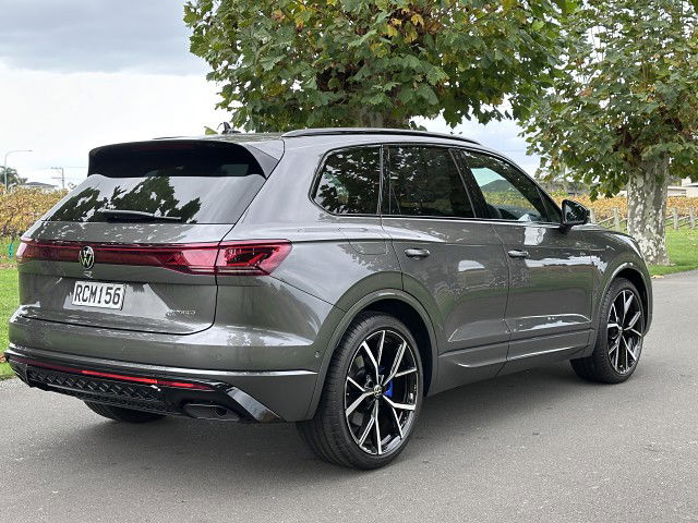 2025 Volkswagen Touareg R PHEV